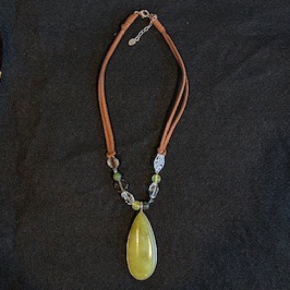 SILPADA 925 Sterling Silver Serpentine Green Teardrop Stone Pendant Necklace